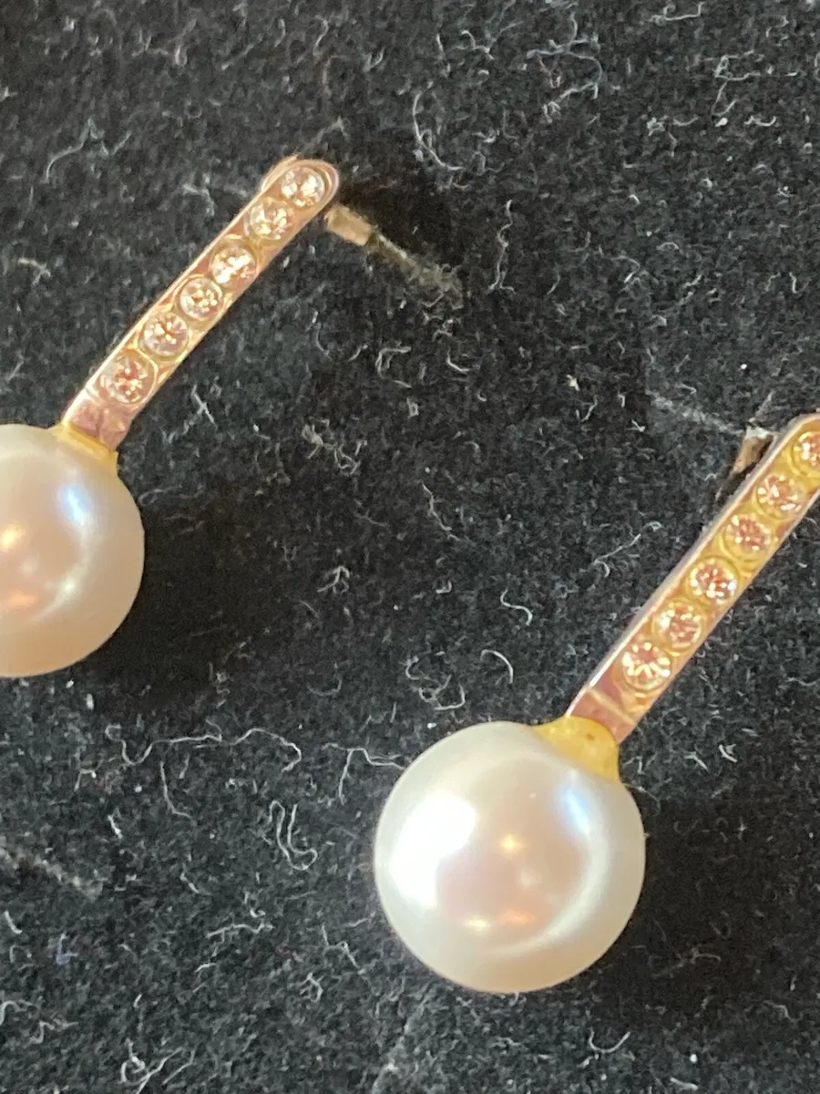 Sterling Silver and pearl earrings - Image 3