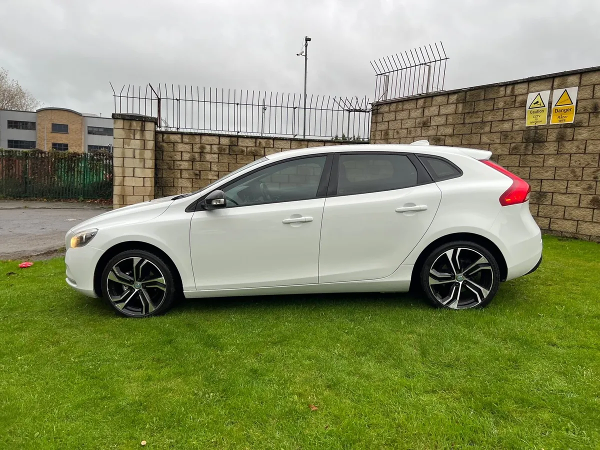 Volvo v40 D2 full Nct 1.6 diesel - Image 4