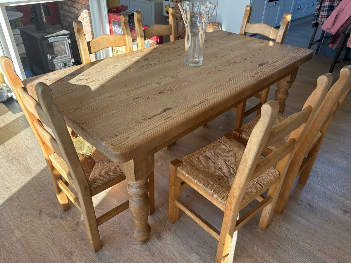 Table and 6 chairs - Image 2