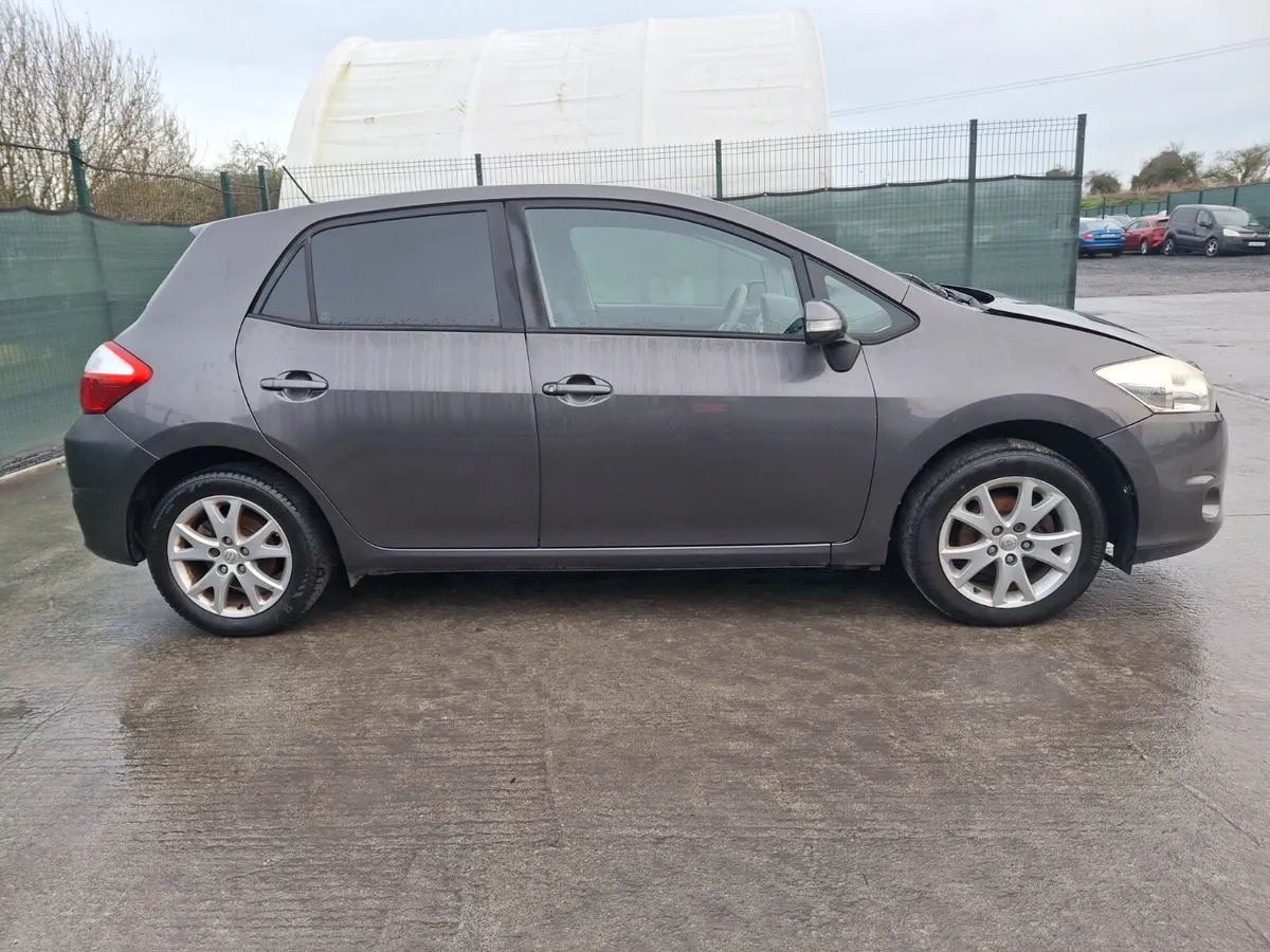 2011 Toyota Auris 1.3 Petrol - Image 4