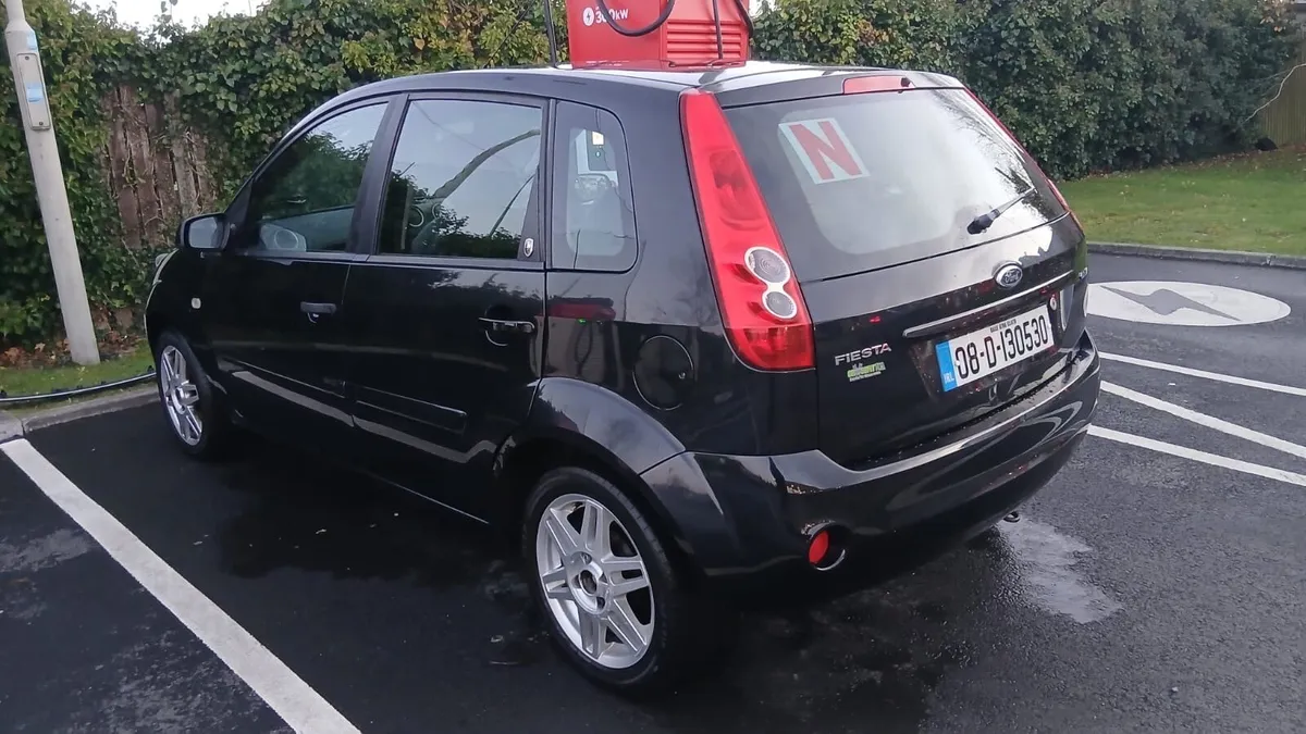 08 Ford Fiesta. - Image 2