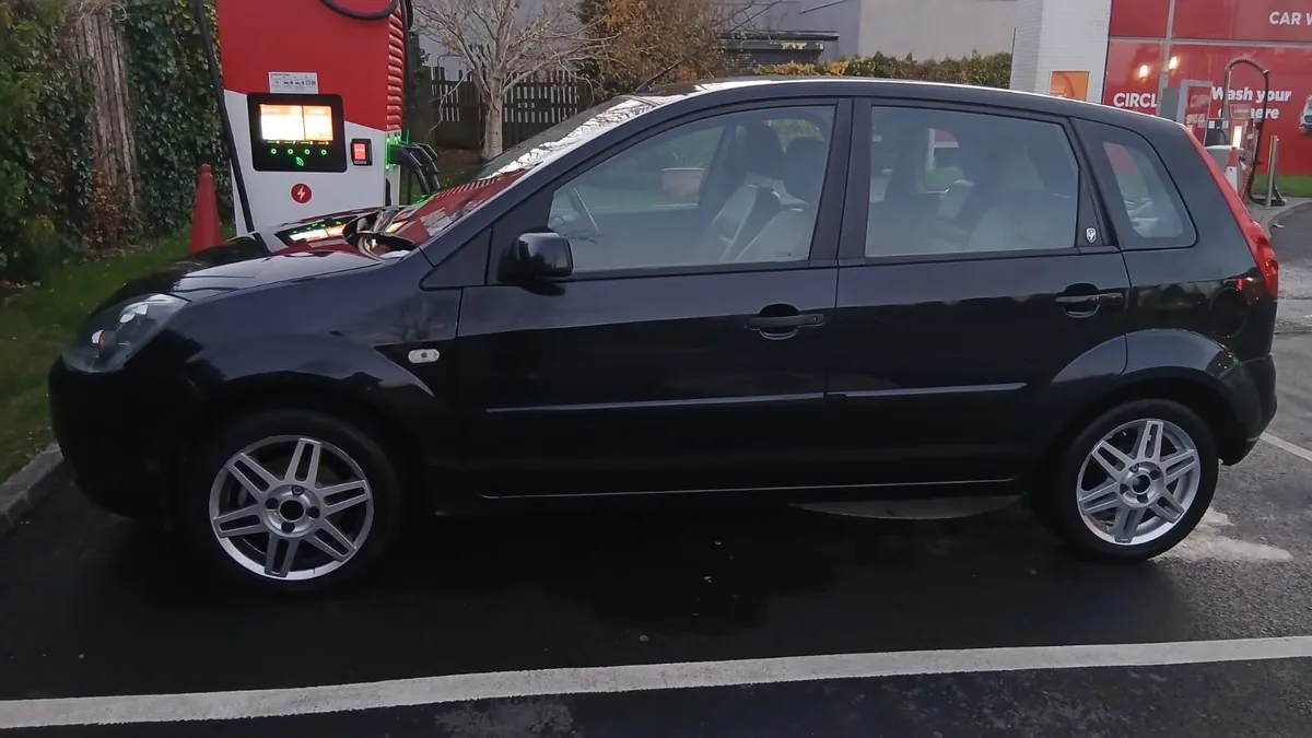 08 Ford Fiesta. - Image 3