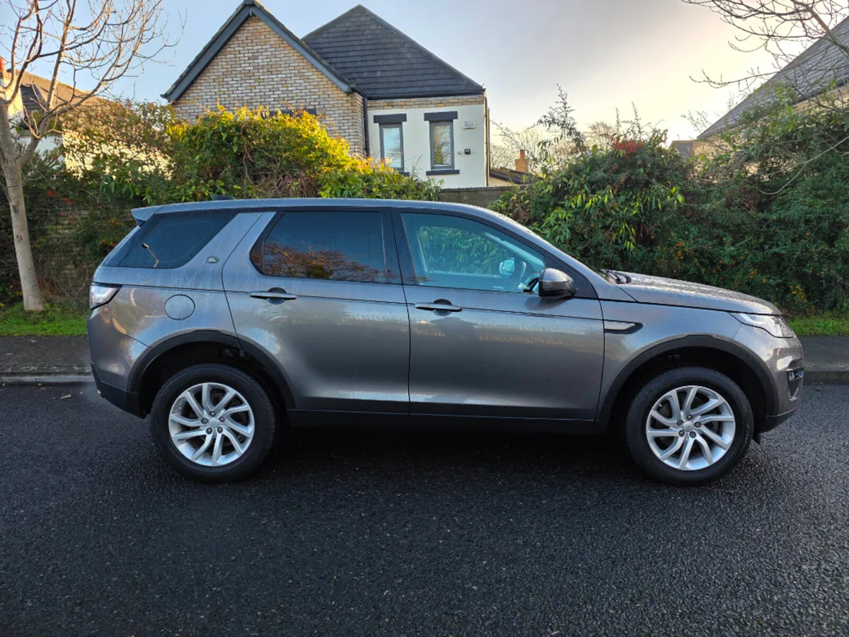 Land Rover Discovery Sport 7 seater 4WD Auto - Image 2