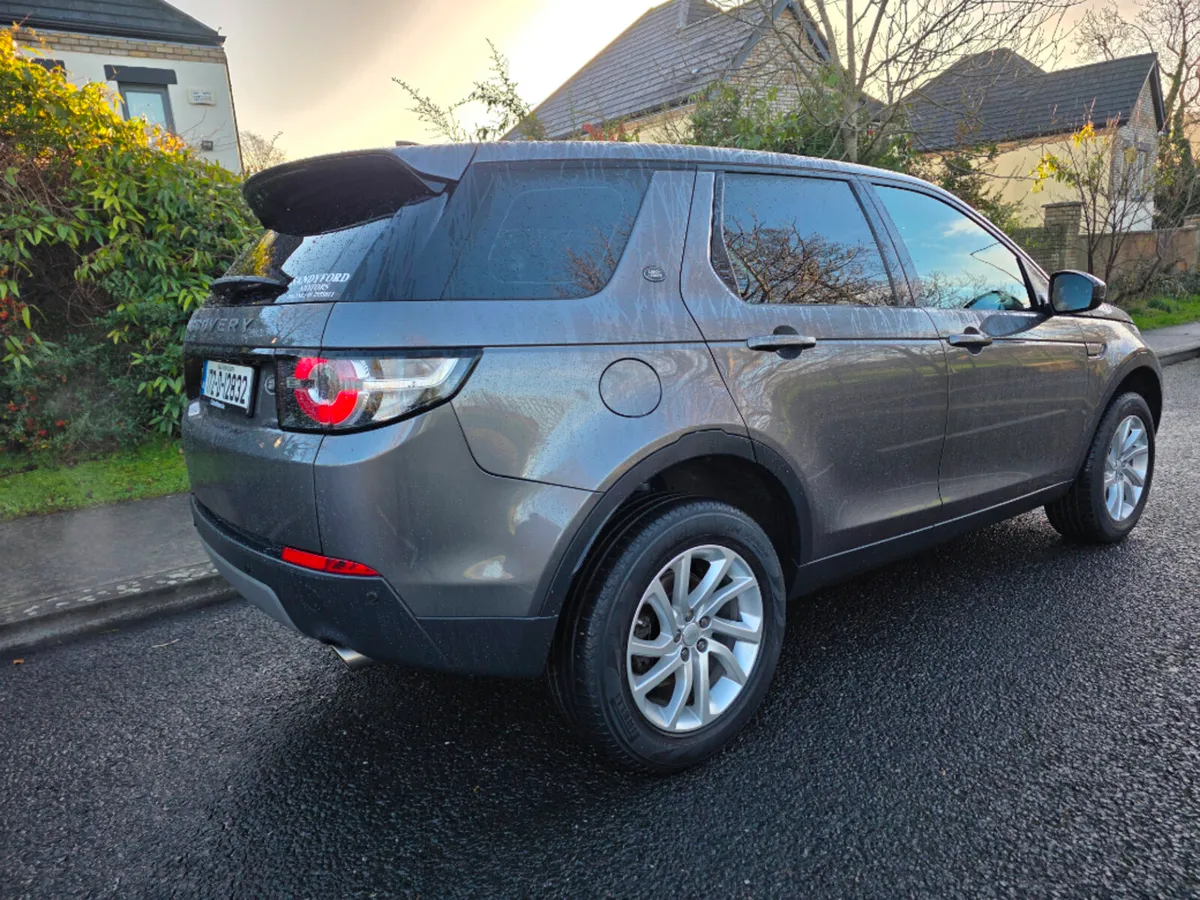 Land Rover Discovery Sport 7 seater 4WD Auto - Image 3