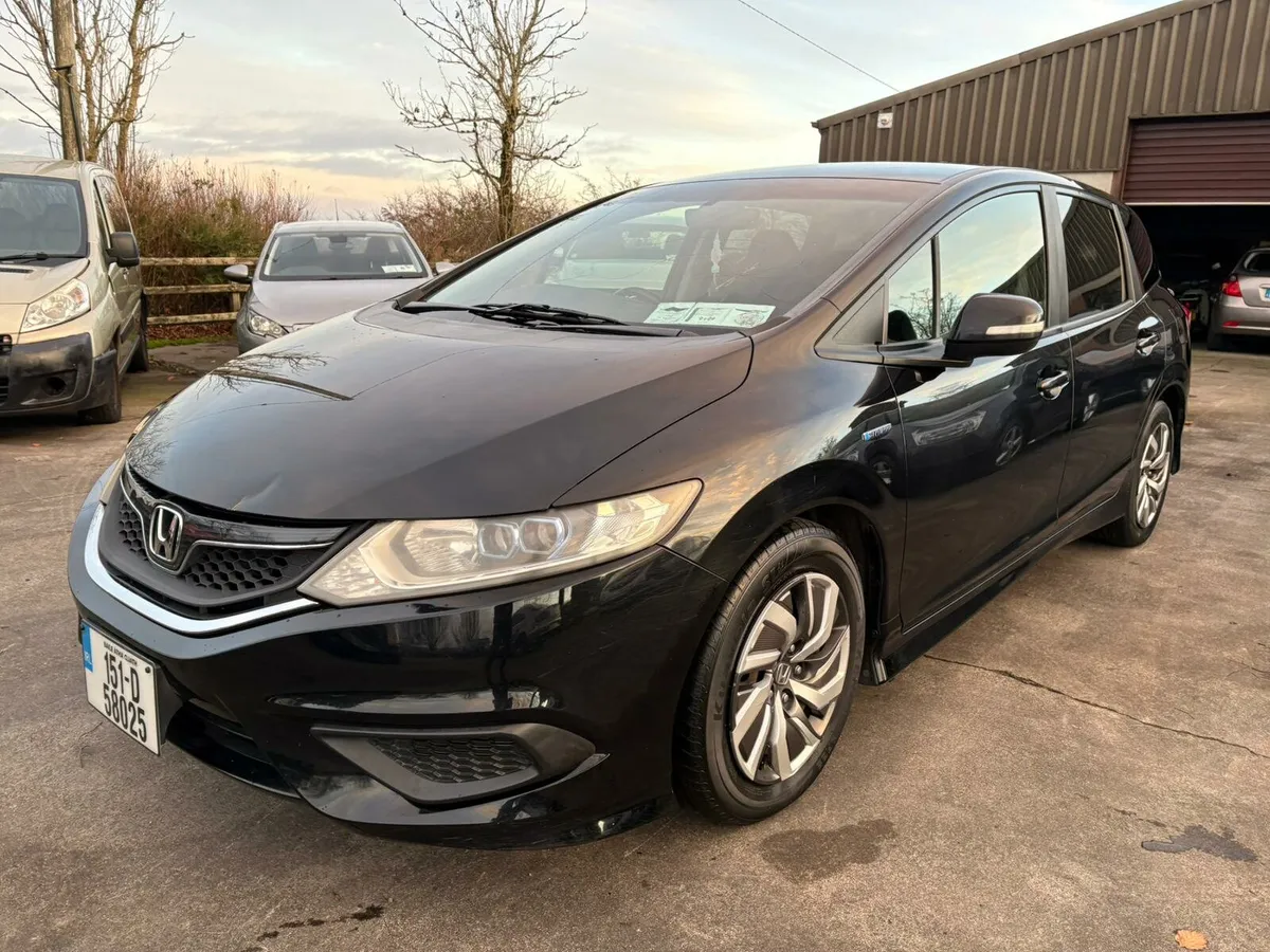 2015 Honda Jade - Hybrid - 6 Seater - Image 3