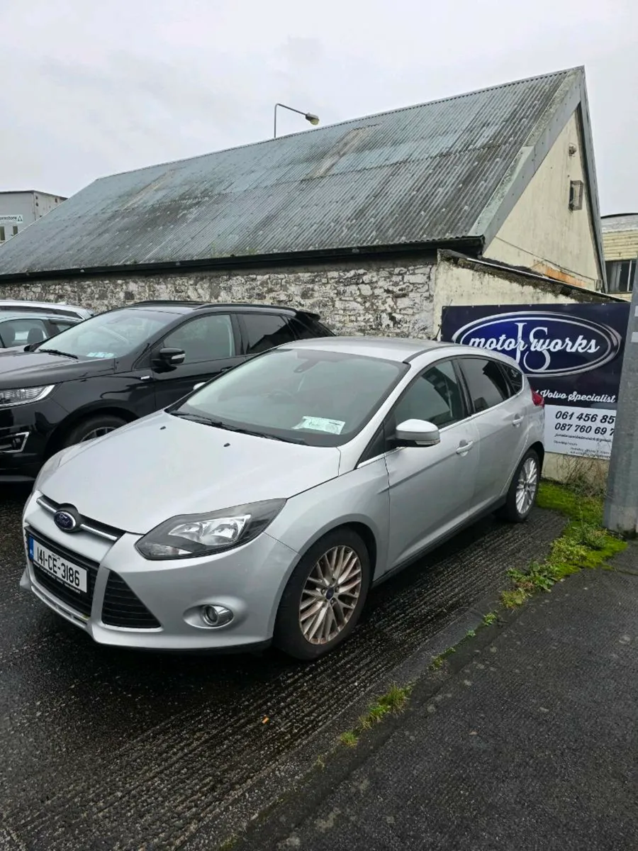 2014 ford foxus 1.0l petrol (for parts)