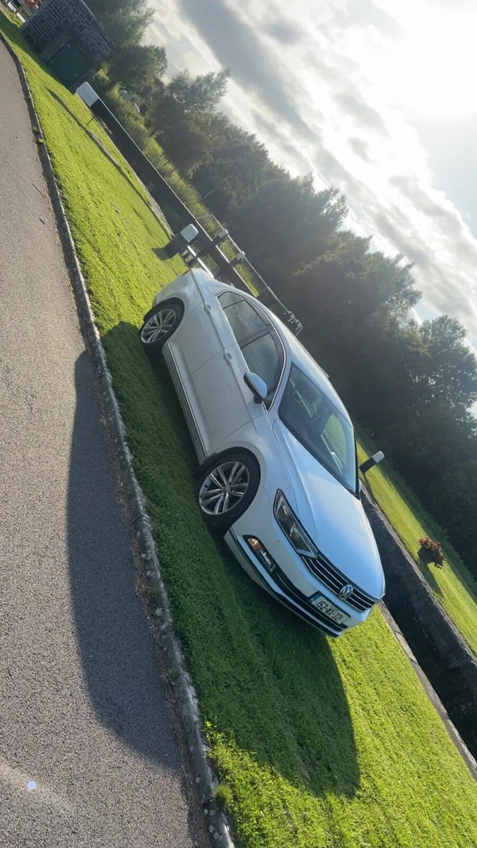 Volkswagen Passat - Image 1