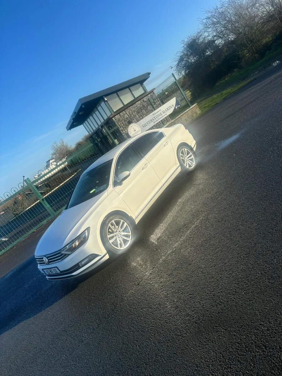 Volkswagen Passat - Image 3