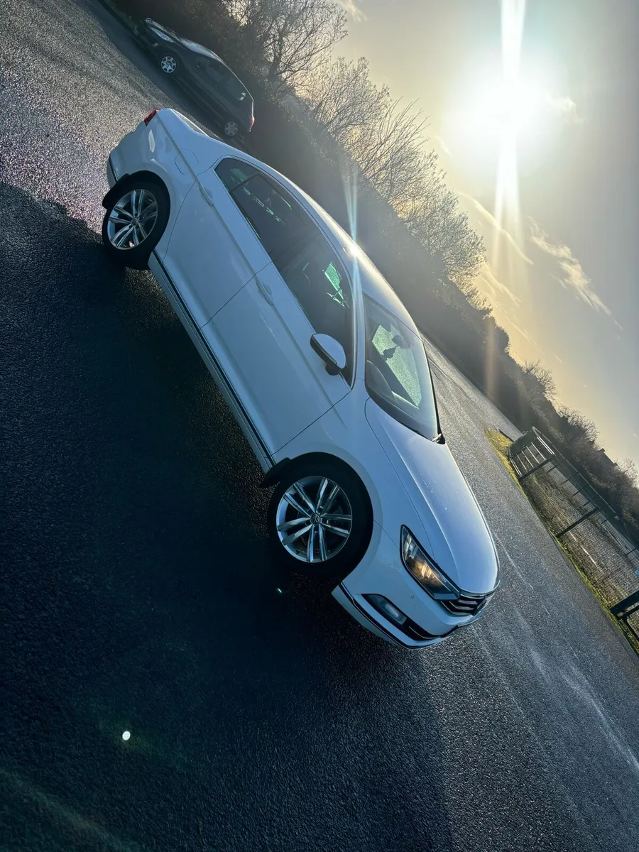 Volkswagen Passat - Image 4