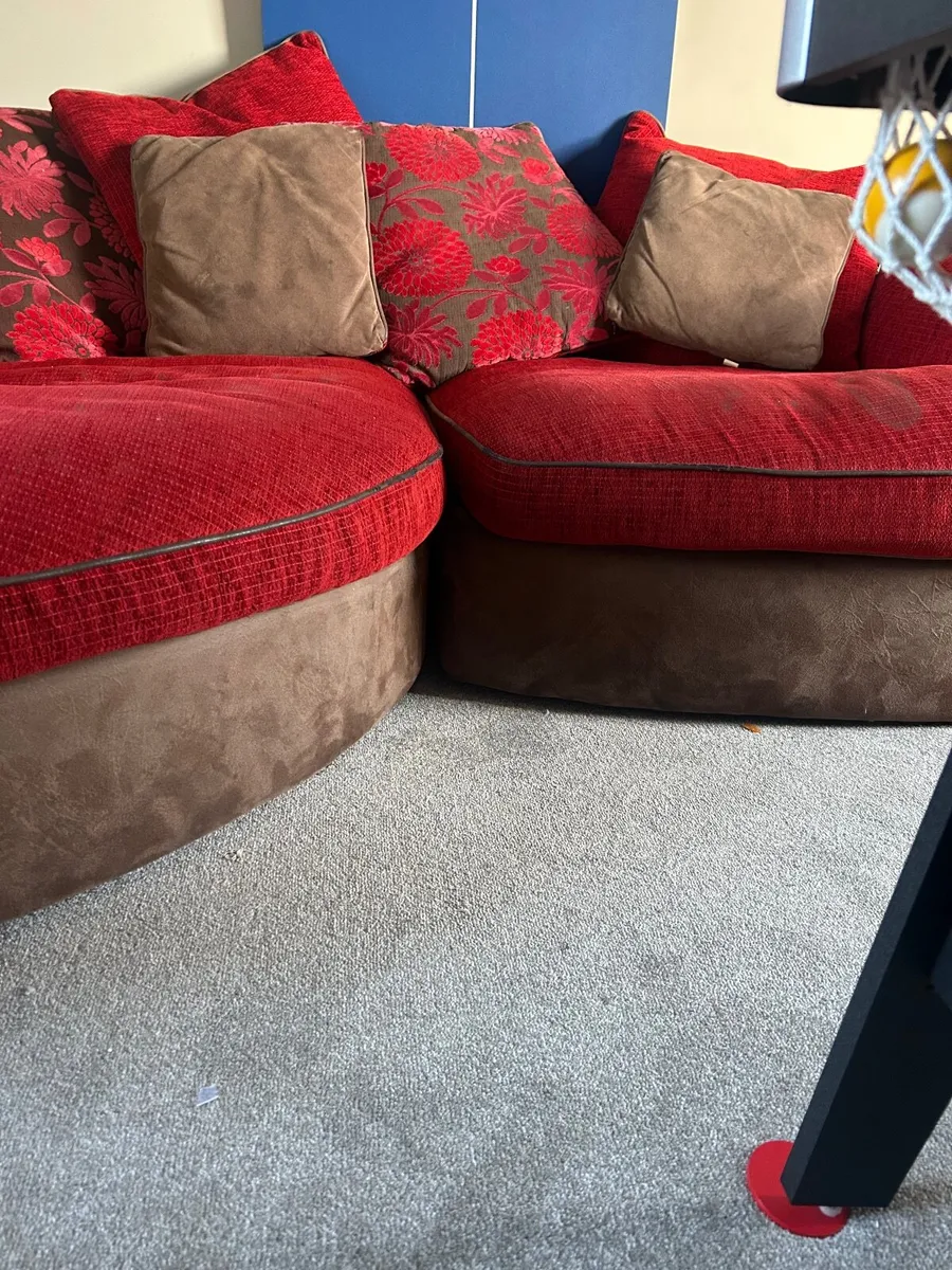 Couch /Sofa - Image 4