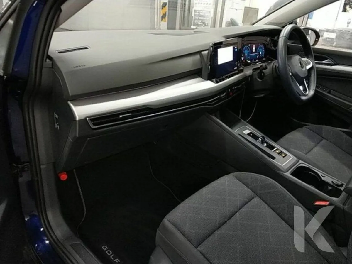 Volkswagen Golf AUTOMATIC 1.0L TSI - Image 3