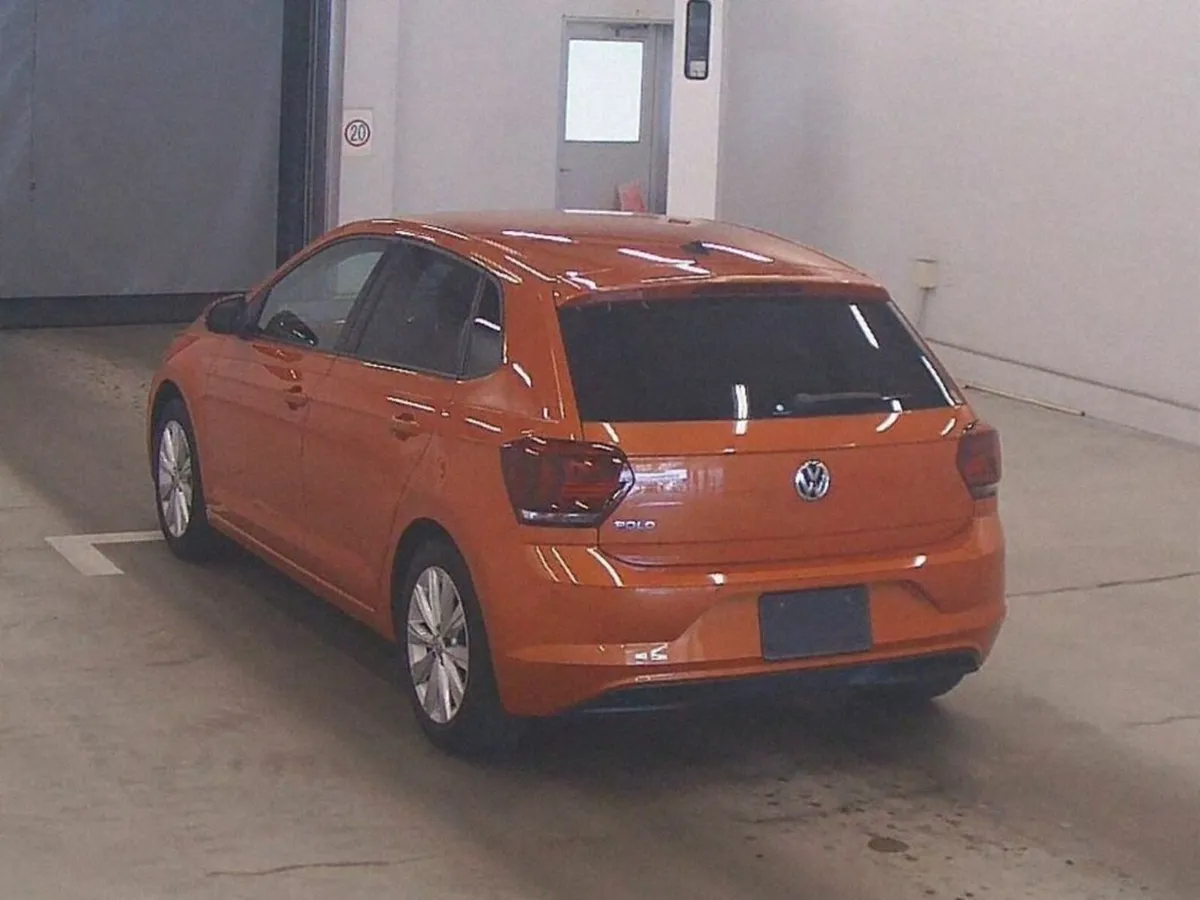 Volkswagen Polo TSI HIGH LINE - FACTORY ALLOYS - C - Image 2