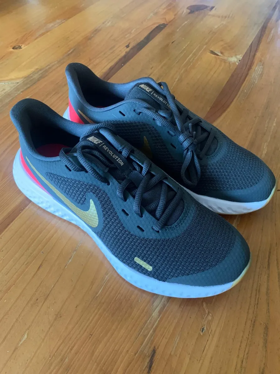 Nike Revolution 5 Ladies Running Shoes - Image 1