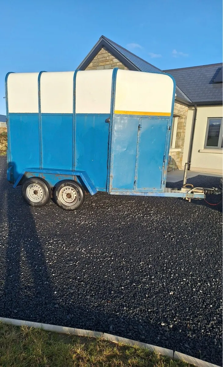 Monaghan horsebox - Image 1