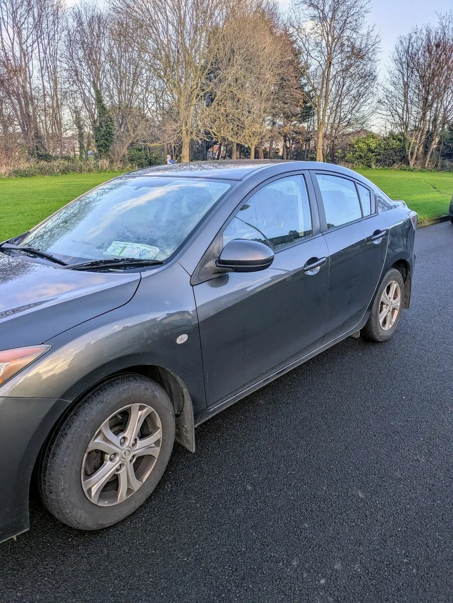 Mazda 3 2011 - Image 2