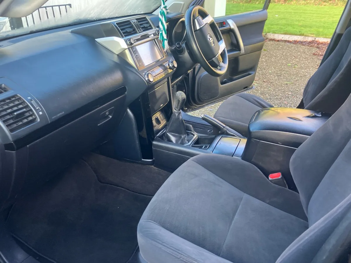 Toyota Land Cruiser - Image 4