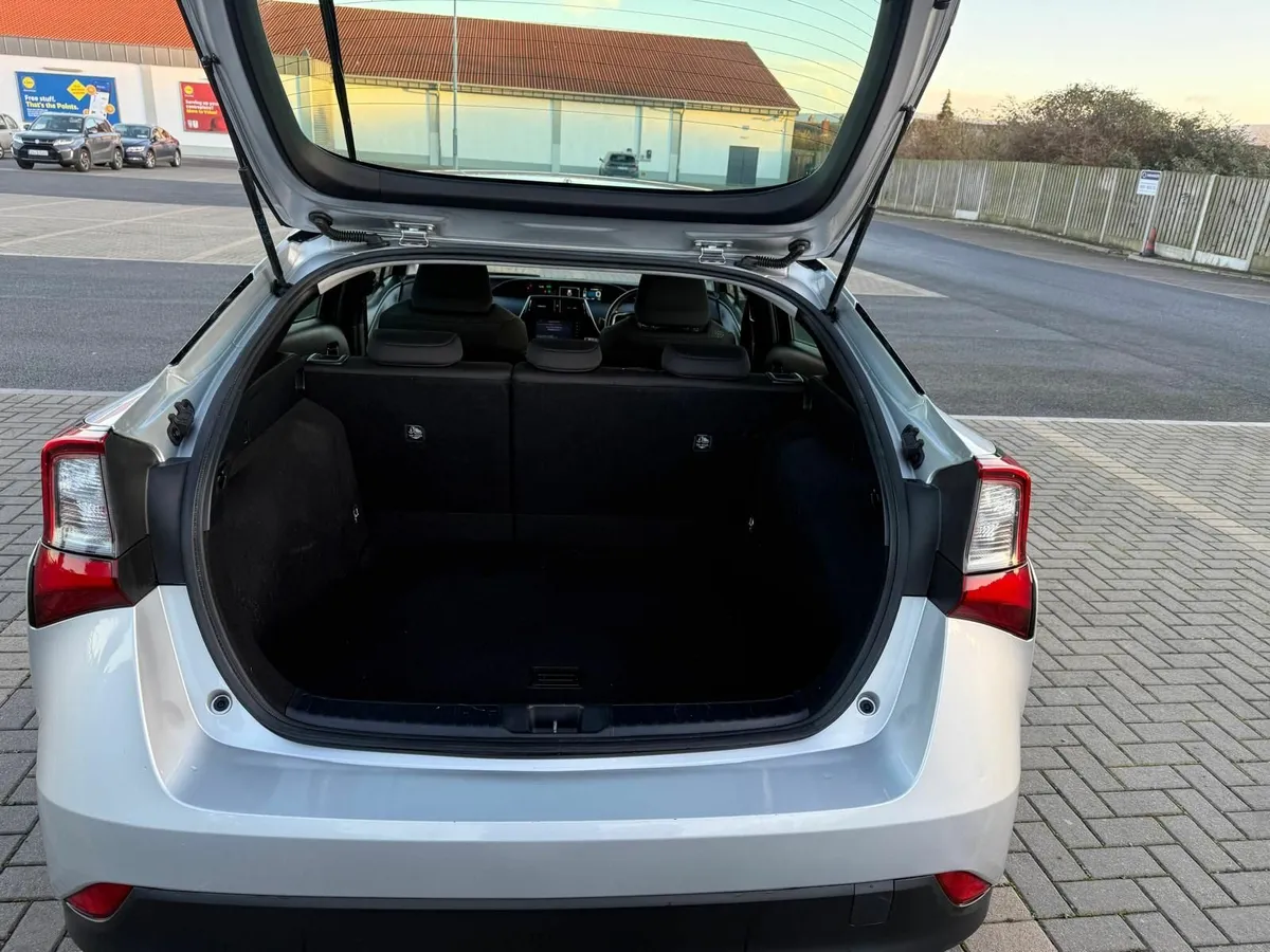 Toyota Prius 2020 - Image 3