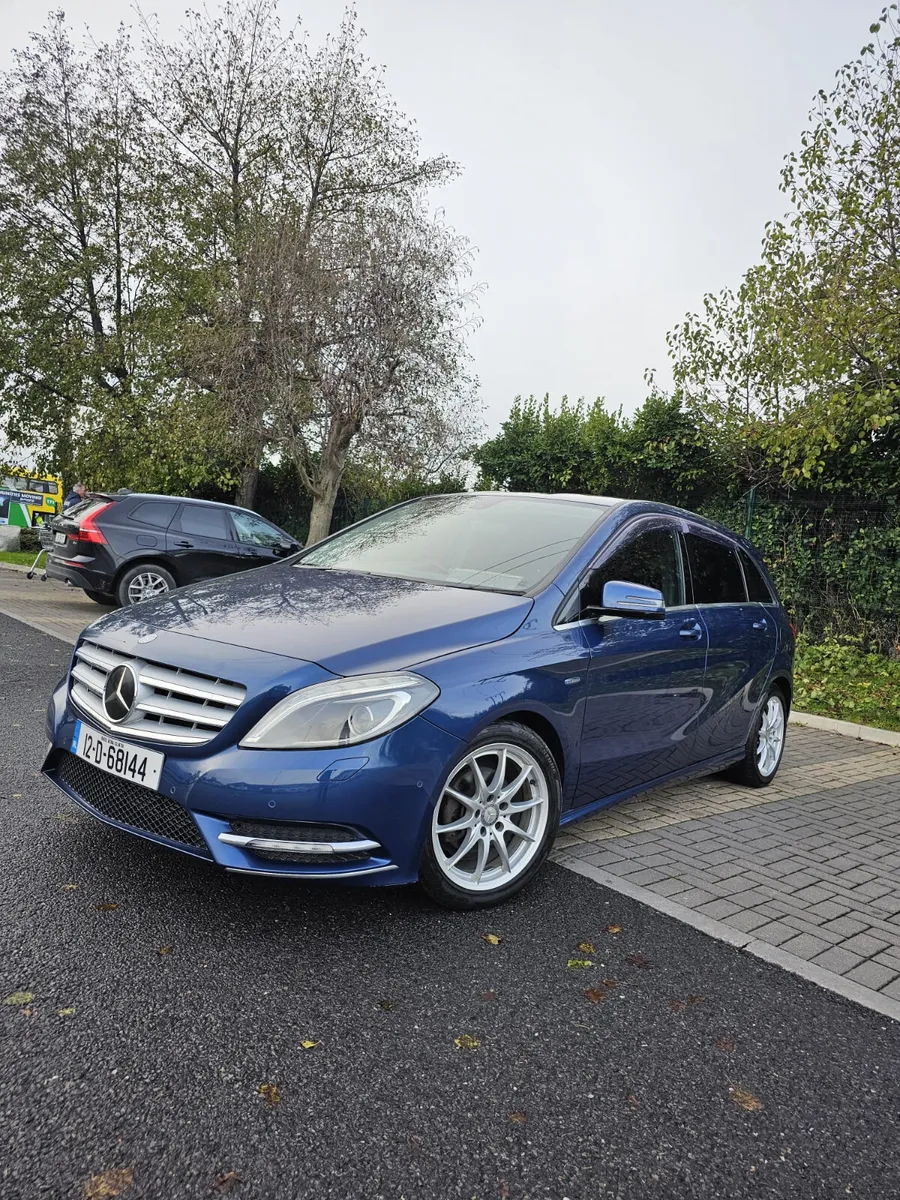 Mercedes-Benz 2012 Automatic - Image 4