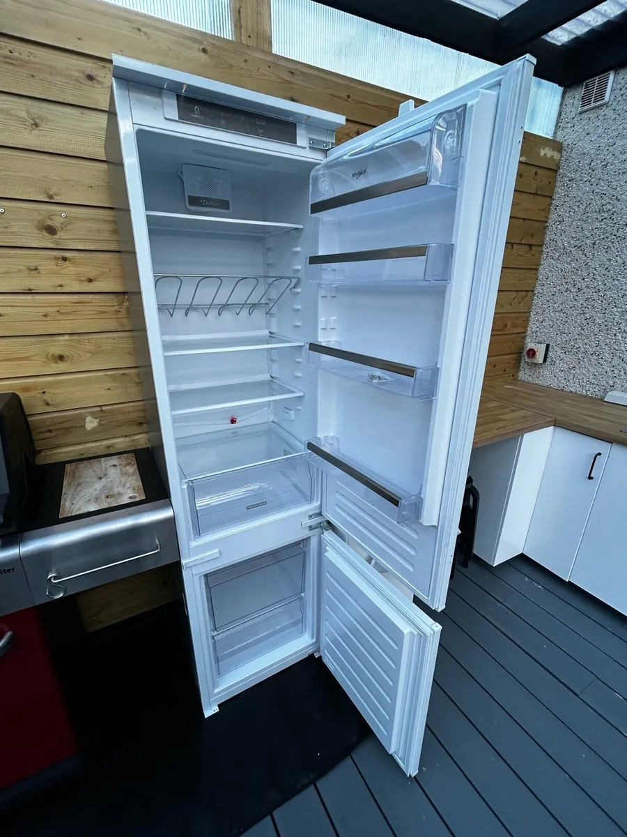 Integrated fridge freezer - Image 2
