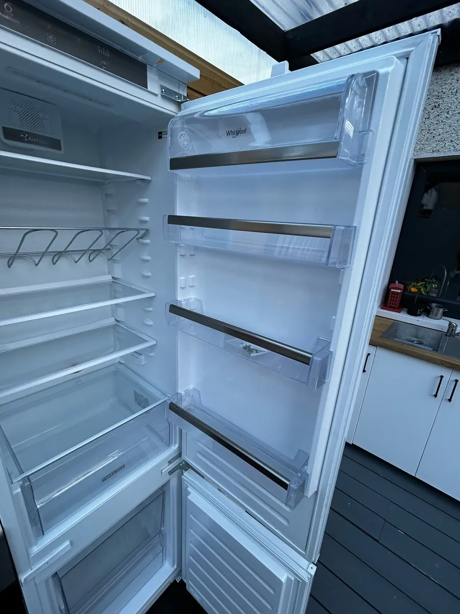 Integrated fridge freezer - Image 3