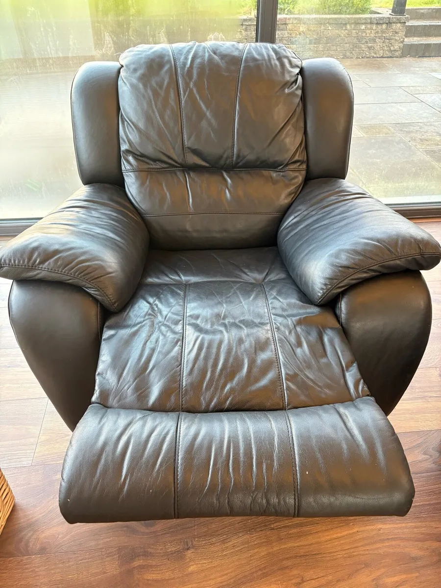Recliner Chair - Image 2