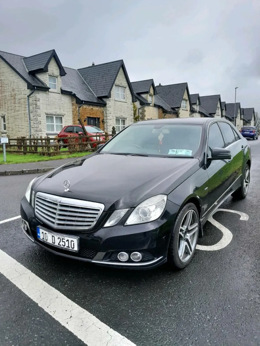 2010 Mercedes E220D ncted - Image 1
