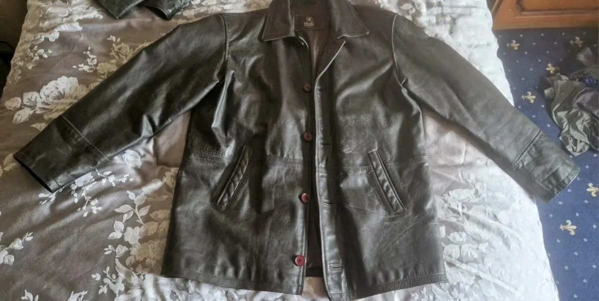 BROWN LEATHER JACKET - Image 1