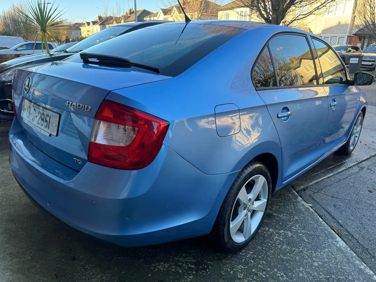 Skoda Rapid 1.6TDI Ambition - Image 4