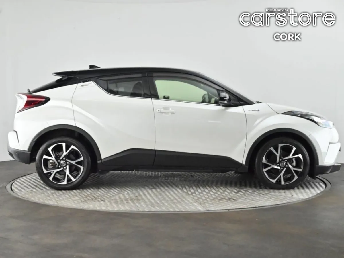 Toyota C-HR 1.8 HYBRID Auto - Image 2
