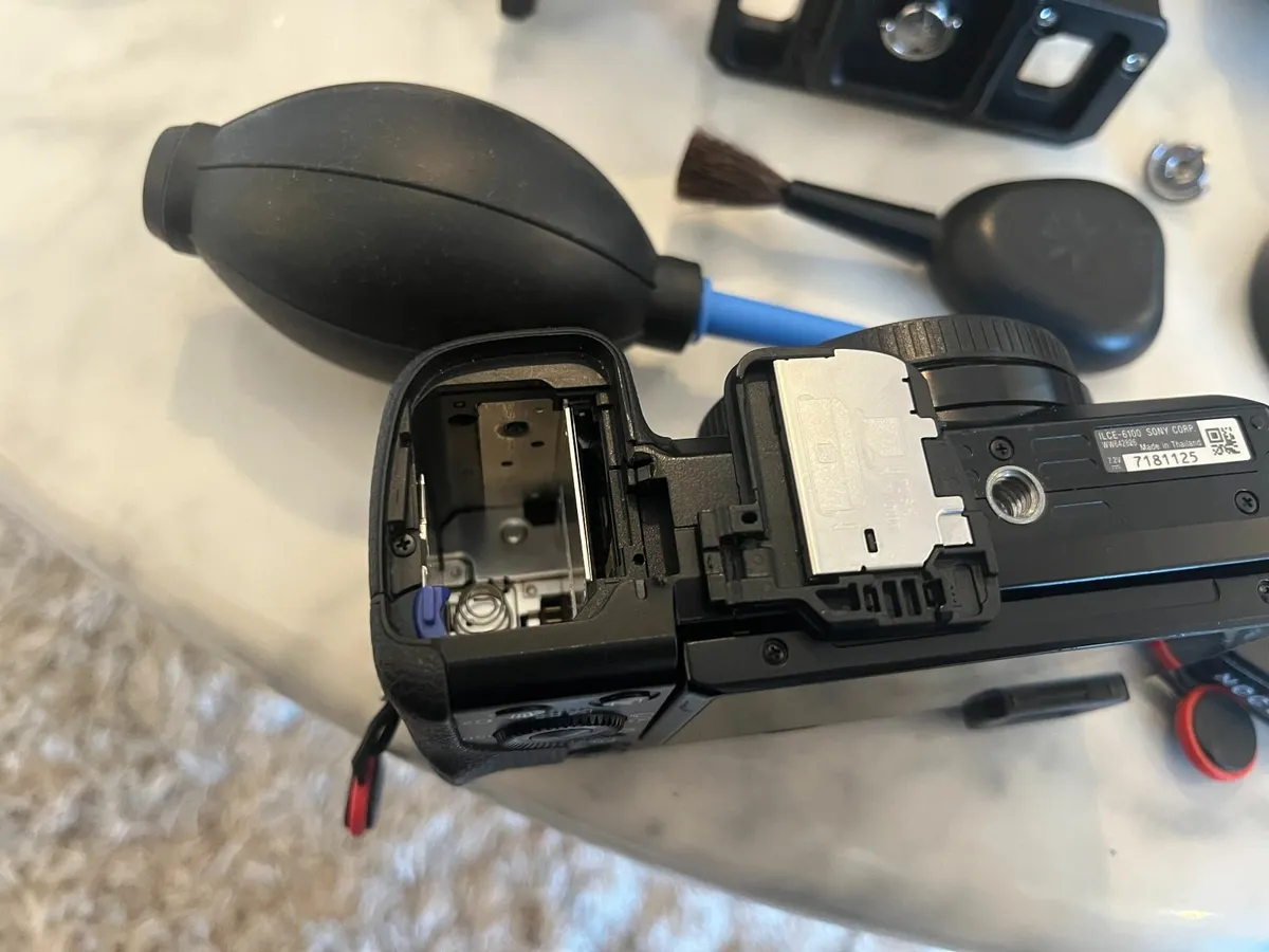 Sony A6100 Camera + lenses / complete kit - Image 3