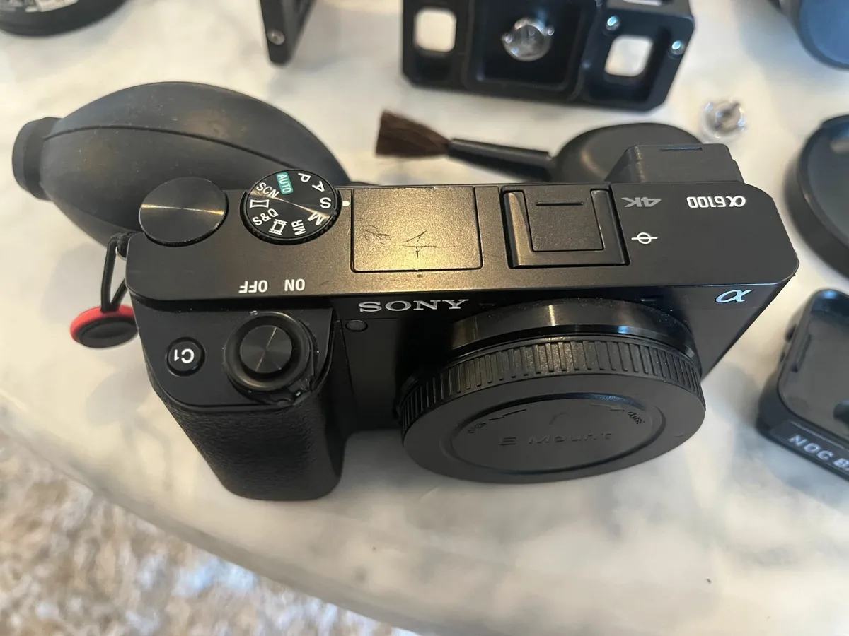 Sony A6100 Camera + lenses / complete kit - Image 4