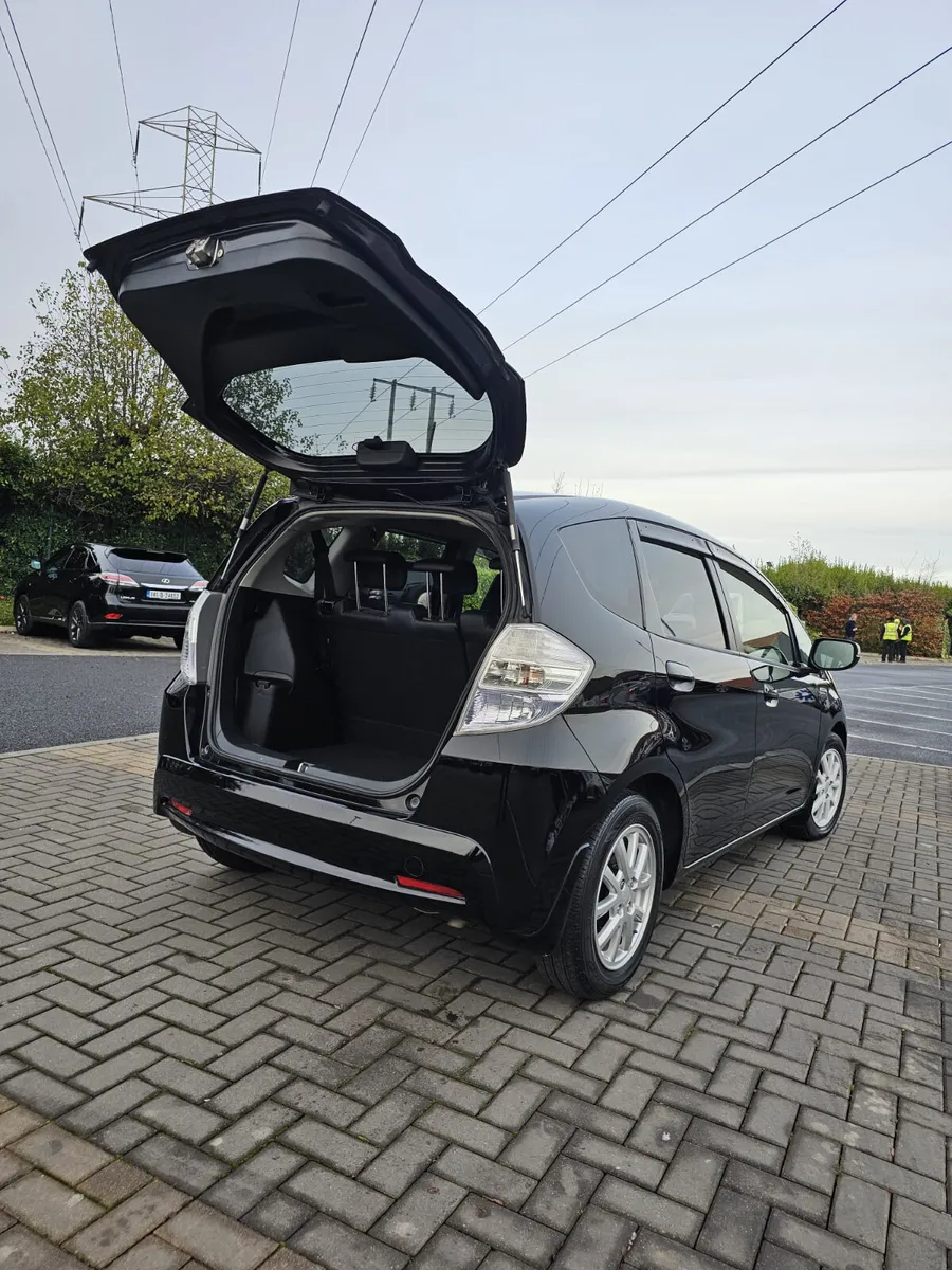 Honda Fit Automatic Hybrid 2013 - Image 3