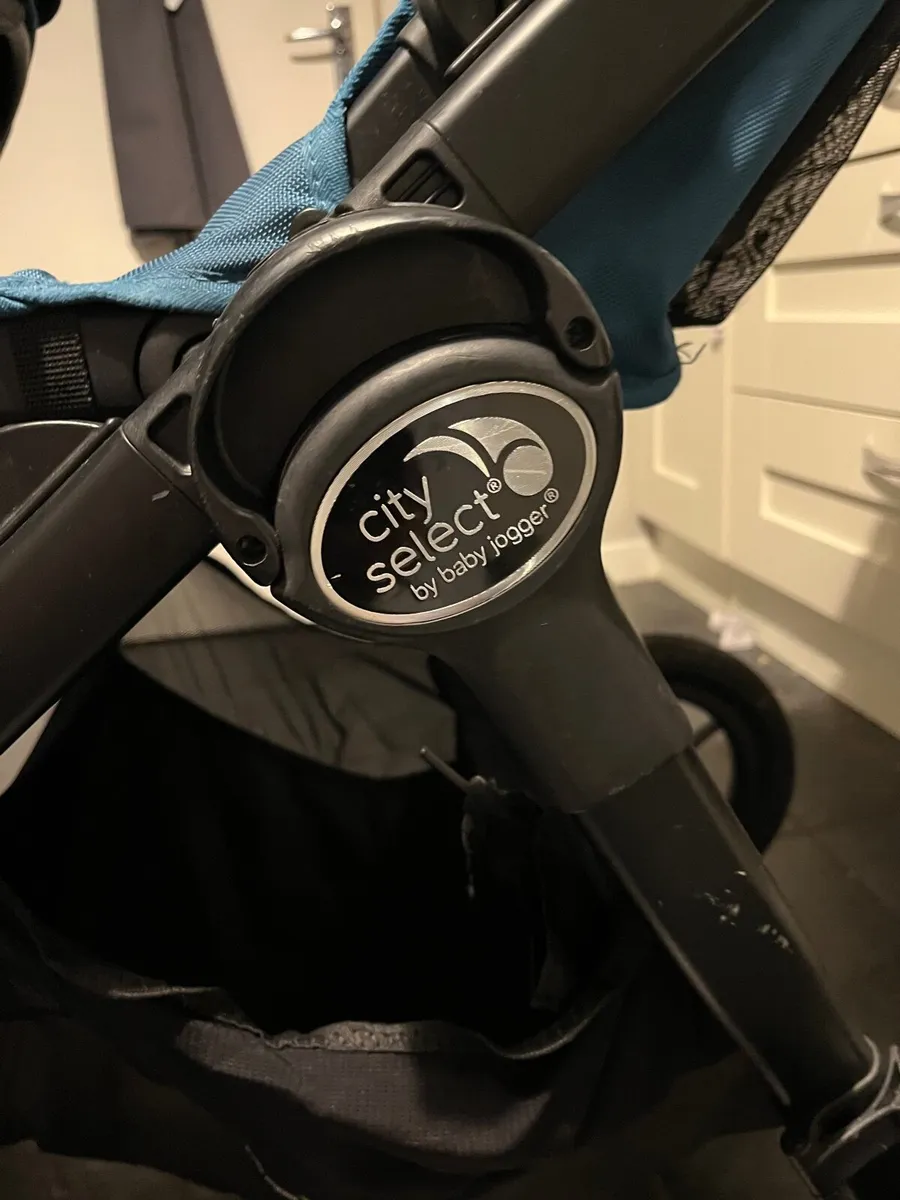 Double buggy city jogger - Image 1