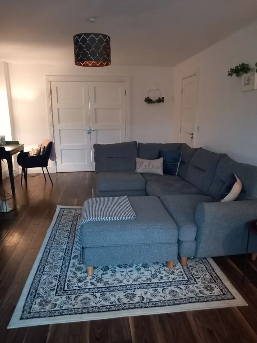 Sofa Measurements are 140cm short side, 220 long - Image 1