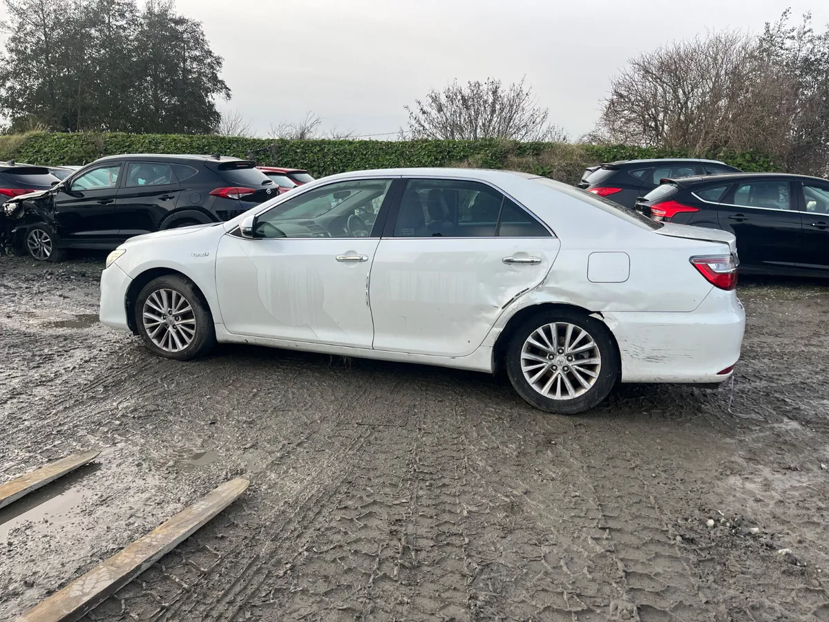 16 Camry 2.5 hybrid - Image 4