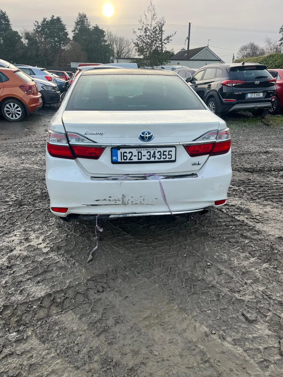 16 Camry 2.5 hybrid - Image 3