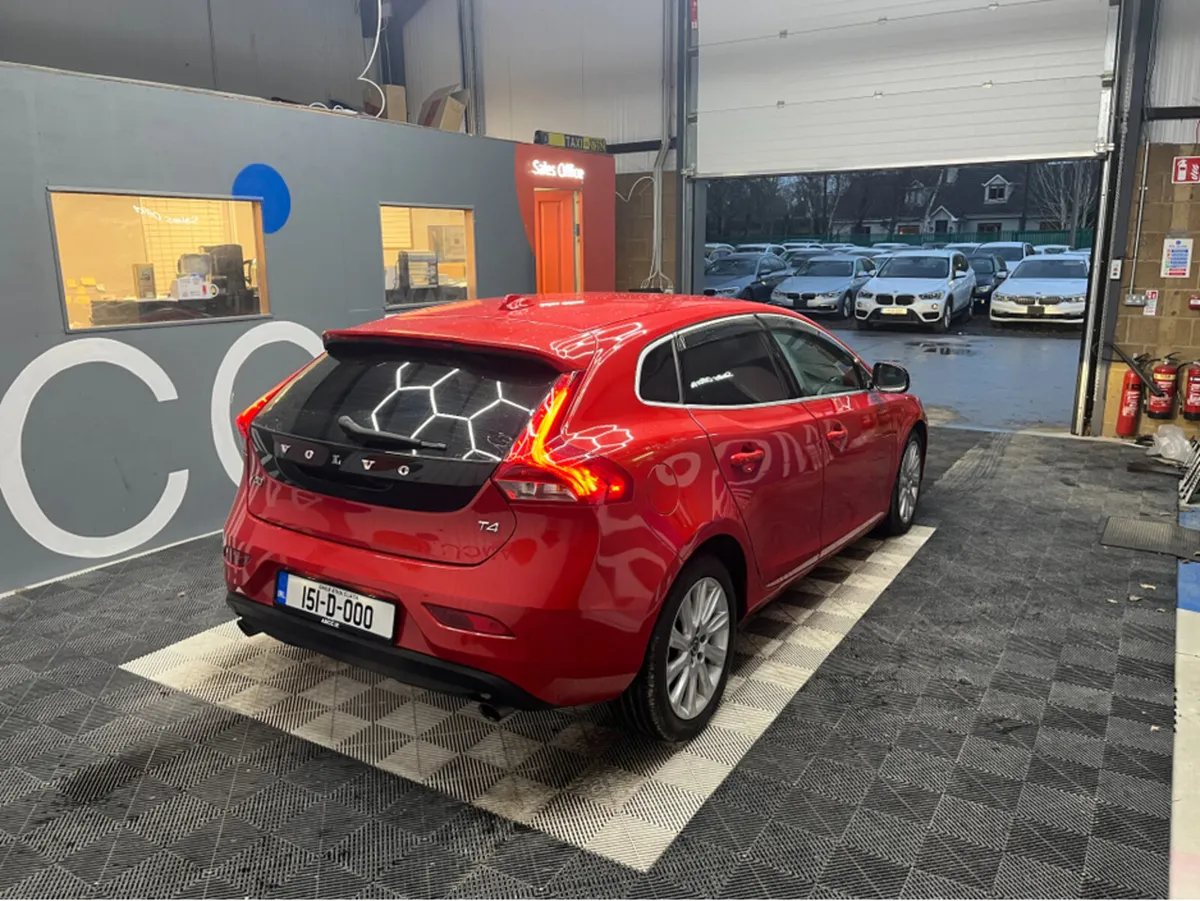 Volvo V40 €12950! 2015 VOLVO V40 AUTOMATIC 1.6 PET - Image 2
