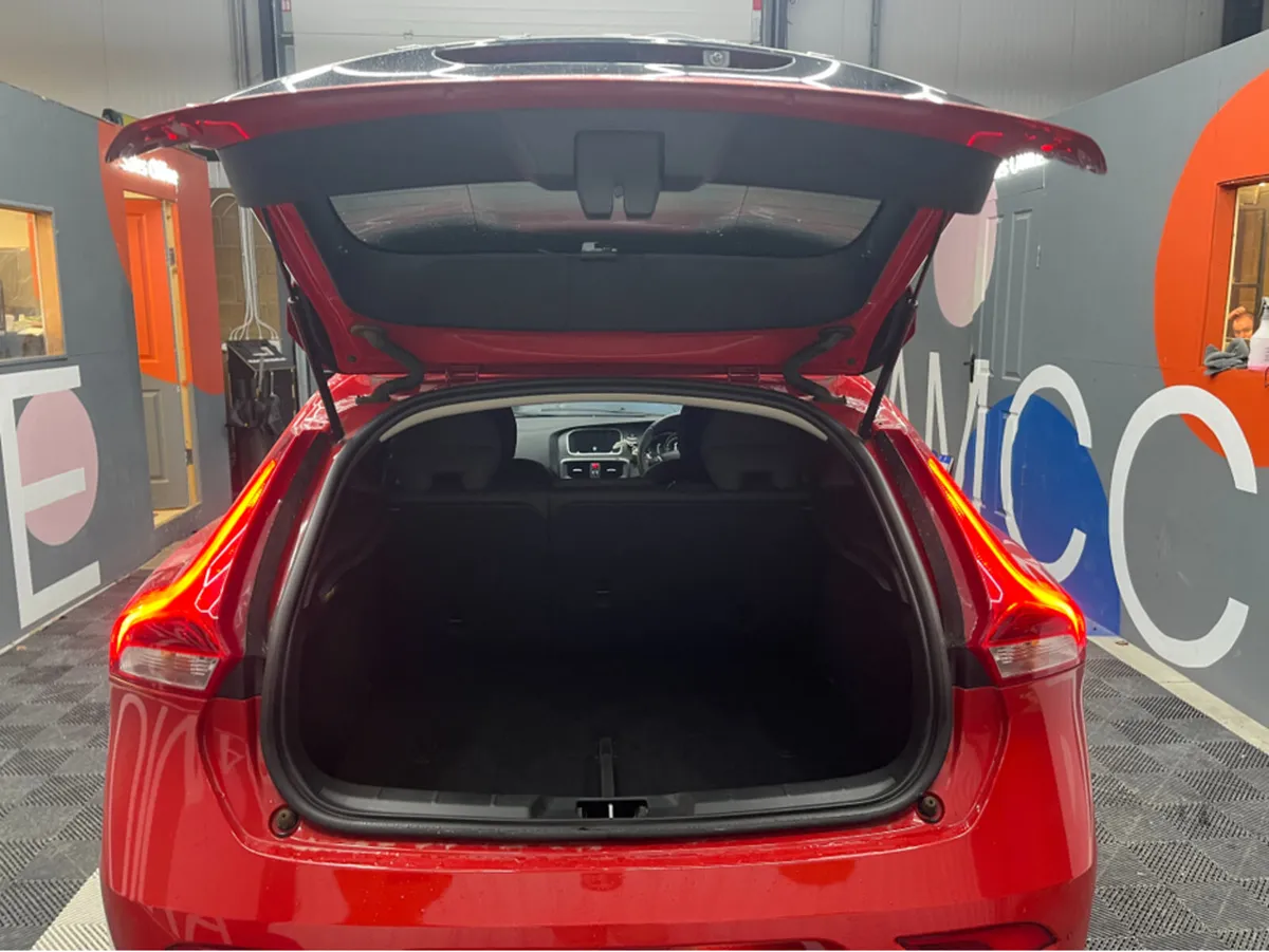 Volvo V40 €12950! 2015 VOLVO V40 AUTOMATIC 1.6 PET - Image 3