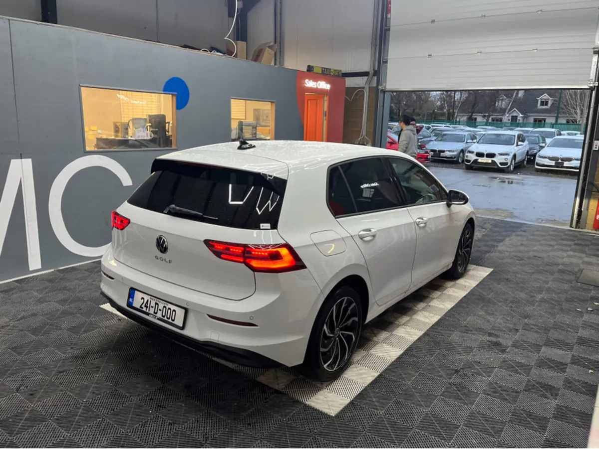 Volkswagen Golf €33950! 2024 VW GOLF 2.0 TDI AUTOM - Image 2