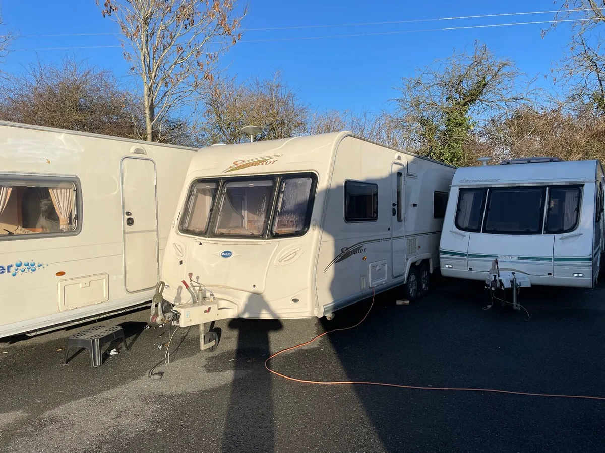 Fixed bed caravan - Image 1