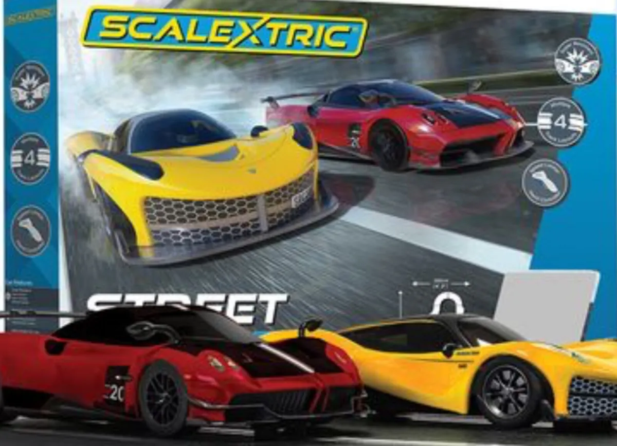 BRAND NEW: Scalextric Street Cruise Car Racing Set - Image 2