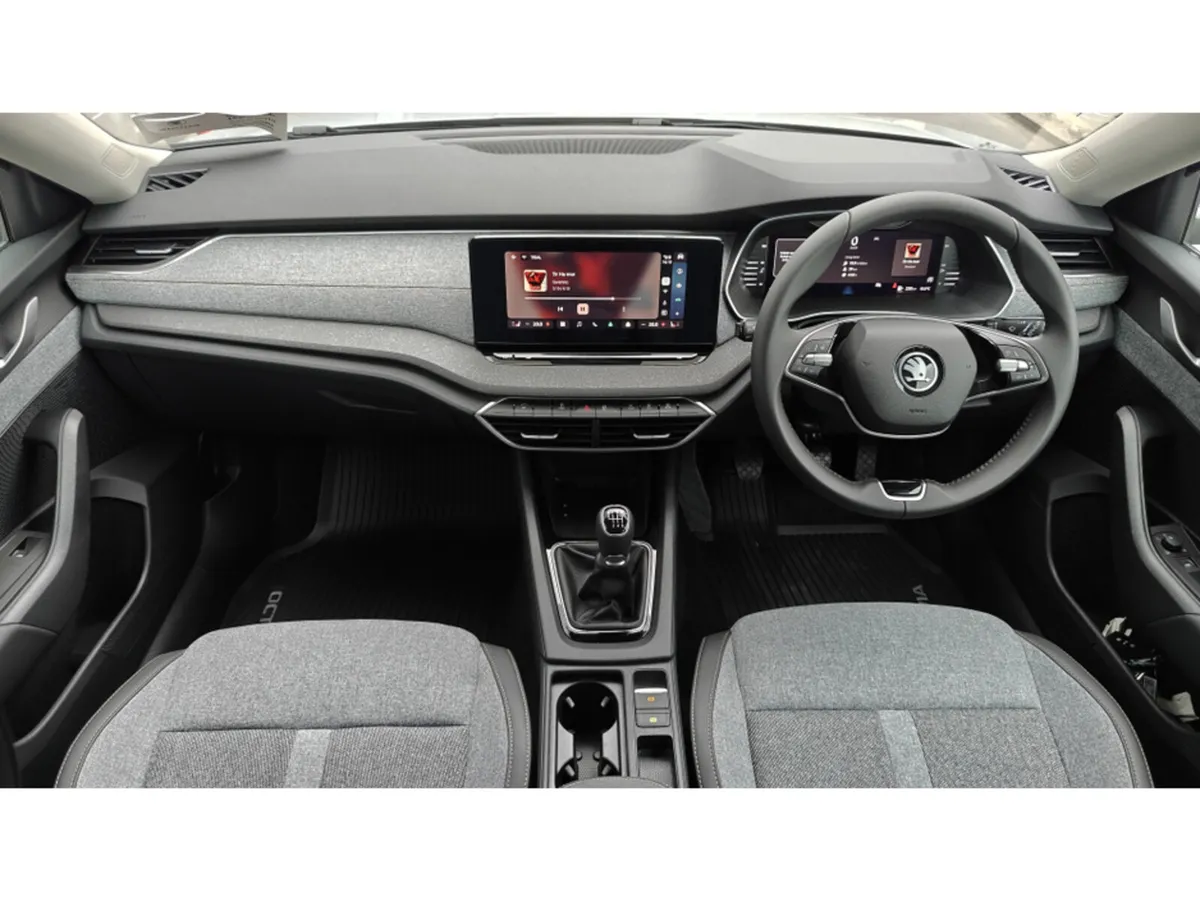 Skoda Octavia SELECTION PLUS 1.5TSI 115HP- AS NEW - Image 2