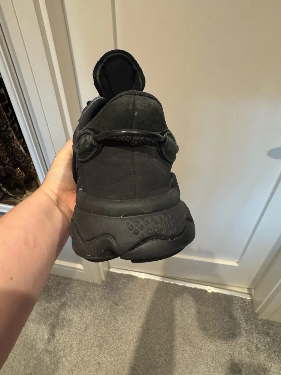 Ladies Adidas runners - barely worn. Size 5 - Image 2