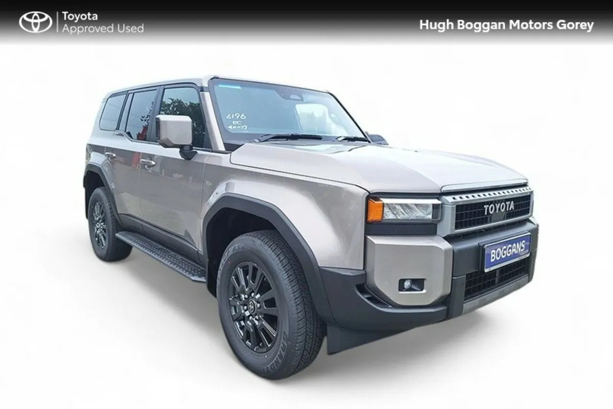 Toyota Land Cruiser Land Cruiser LWB with Rails - Image 1