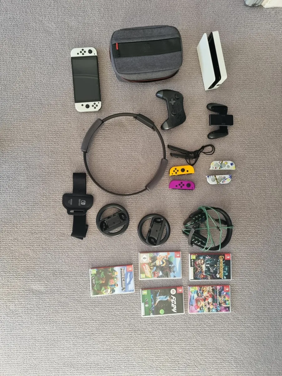 Nintendo Switch OLED  Bundle  - Pristine condition - Image 1