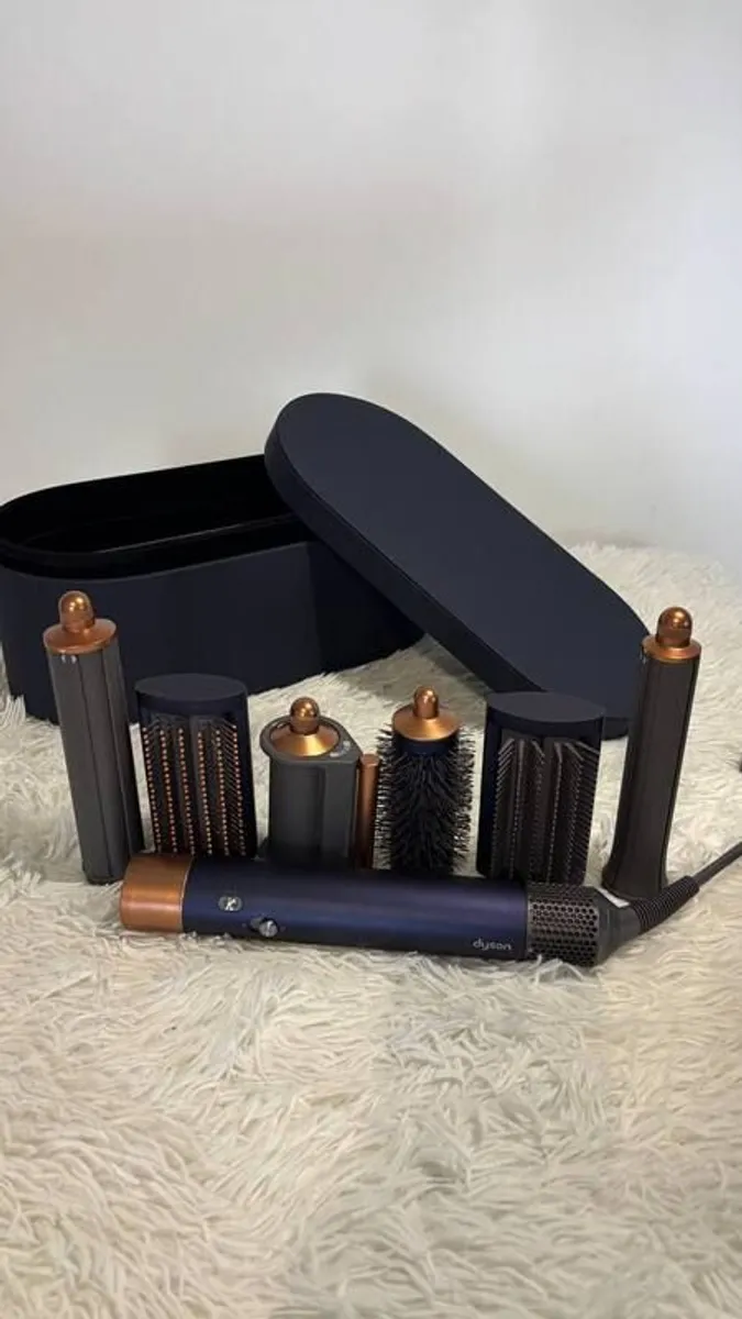 Dyson Airwrap Complete Long Multi Styler - Image 1