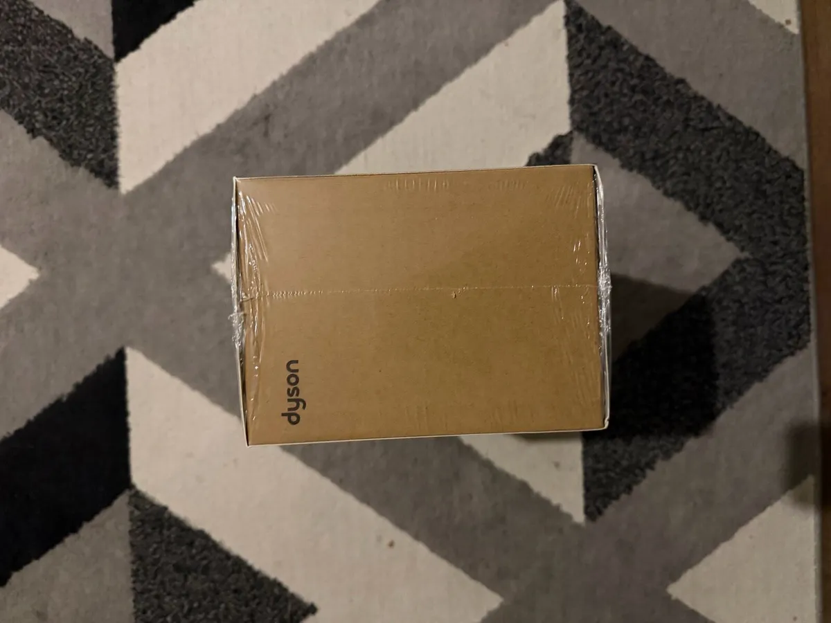 Brand New Dyson Supersonic Hairdryer - Image 4