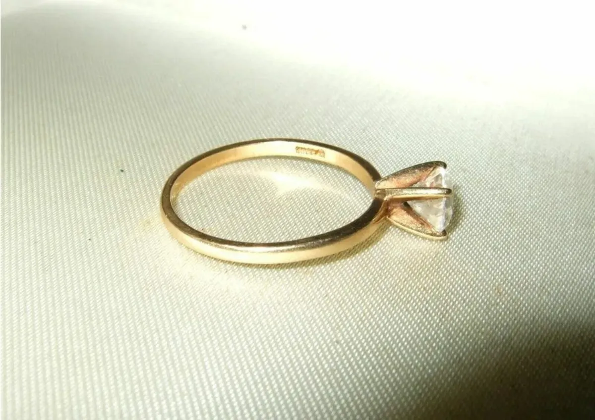 Vintage 14ct Gold Solitaire - Image 1