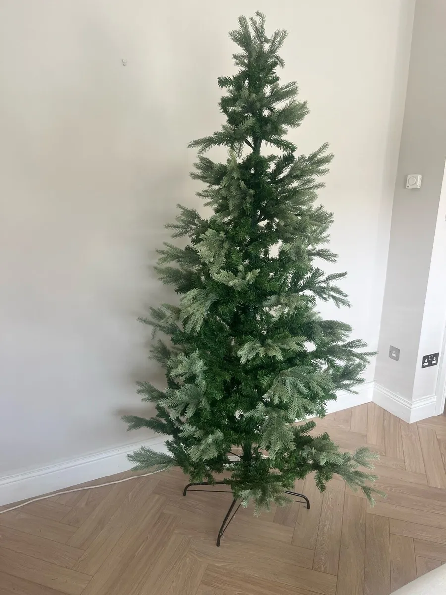 7 ft new never used christmas tree - Image 1