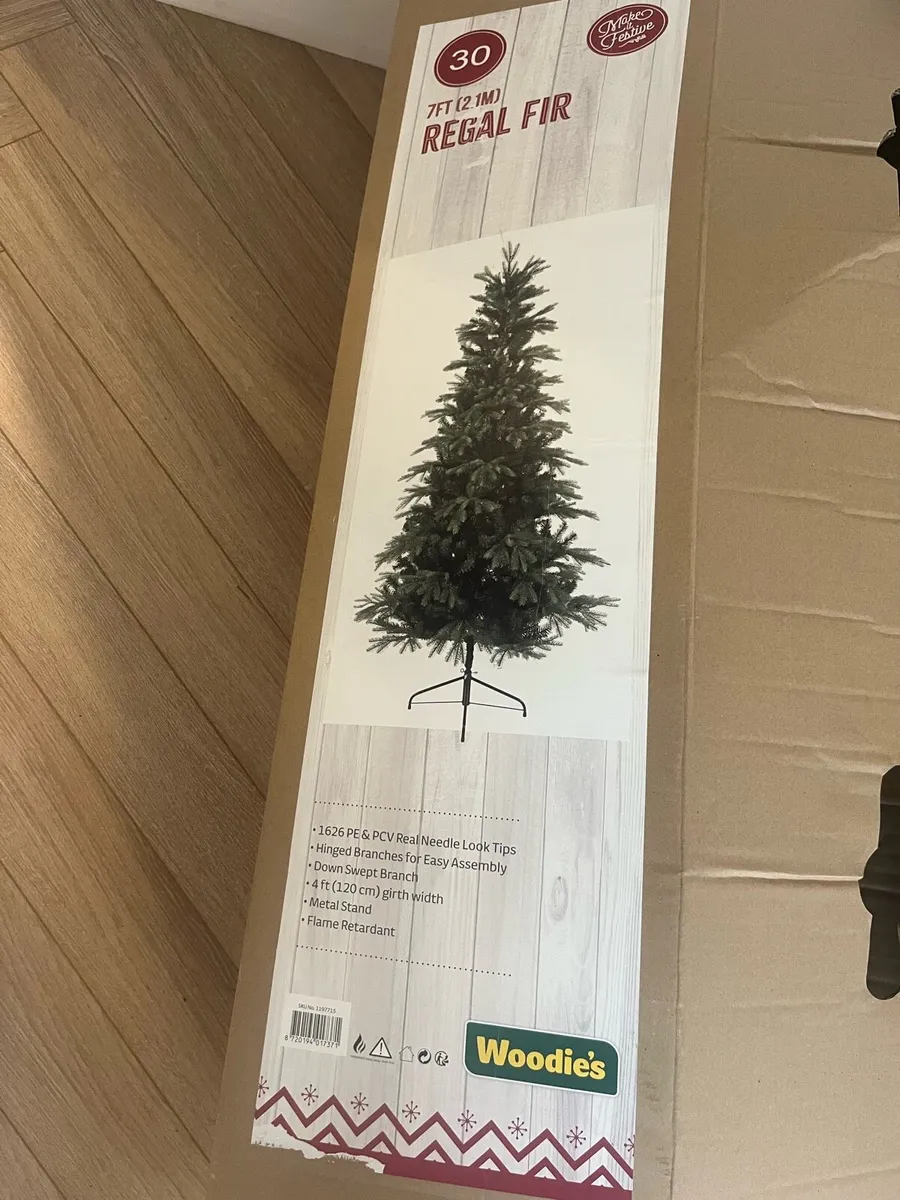 7 ft new never used christmas tree - Image 2